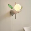PETAL Vägglampa